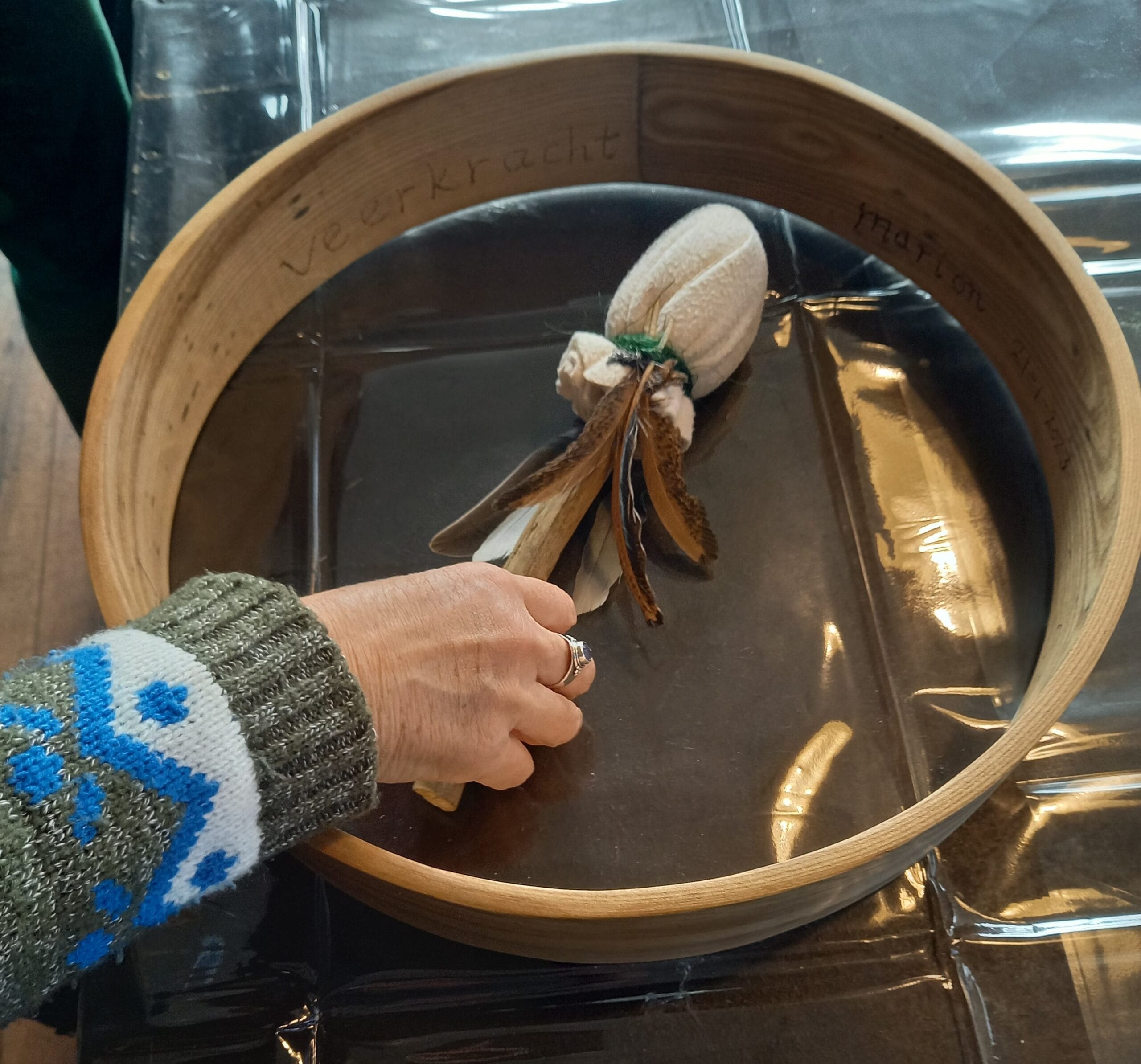 Eigen gemaakte drumstok voor de drum